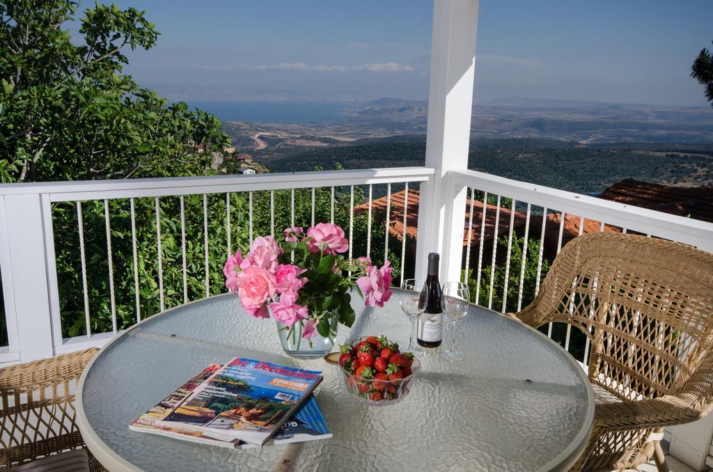 Ha'Seuda Ha'Achrona Suites Amirim Exterior foto