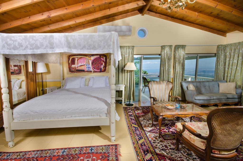 Ha'Seuda Ha'Achrona Suites Amirim Exterior foto